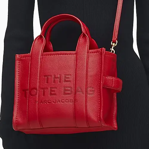 The Evolution of Stylish Tote Bags: A Blend of Fashion and Functionality