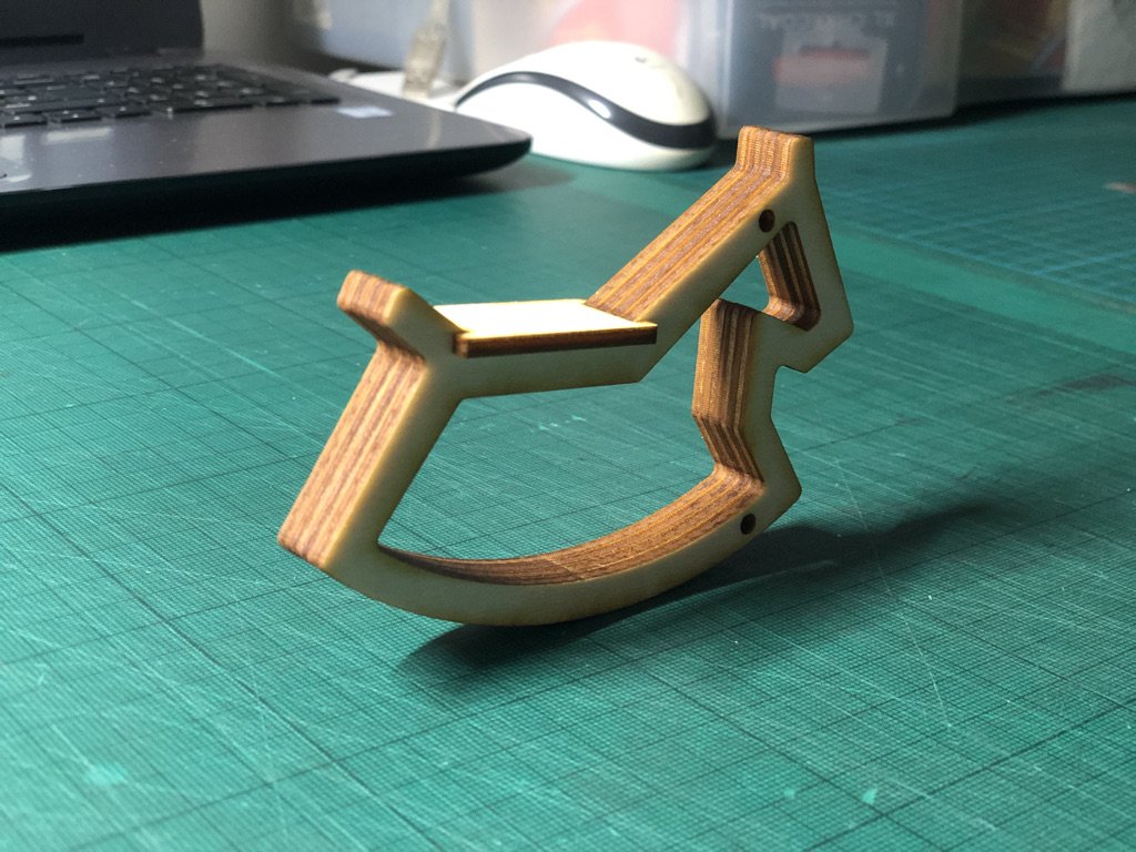 laser-cutting-in-wood